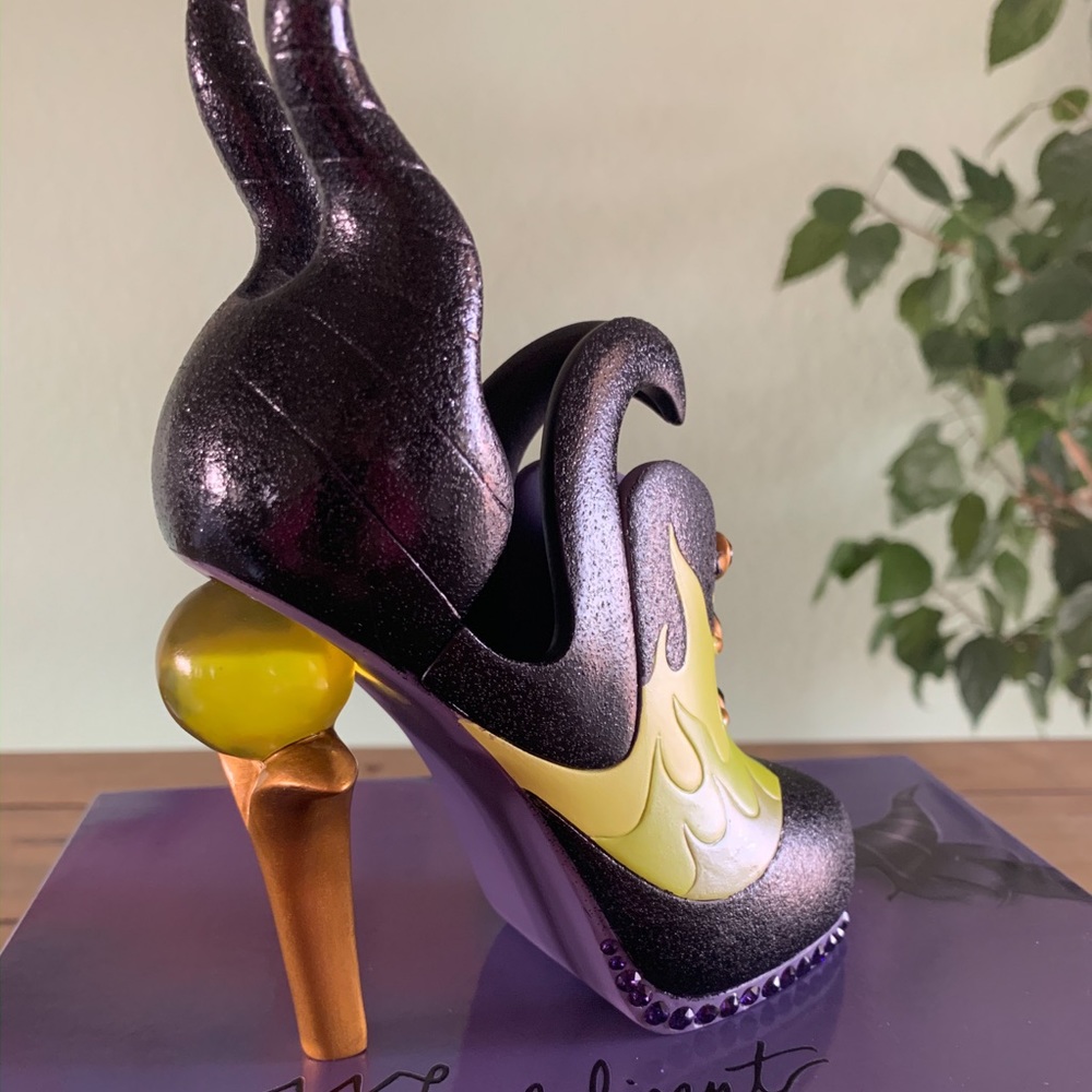 🌹 NWB Fashionably Disney LE Maleficent Shoe 🌹 - Picture 6 of 8